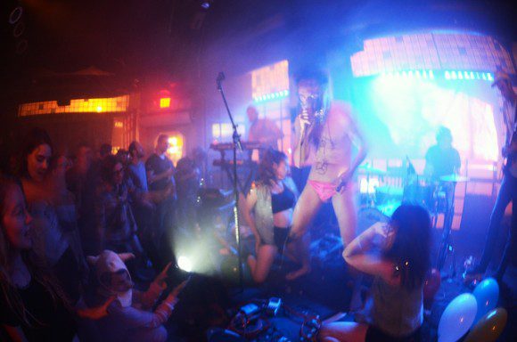 tickle torture band 20