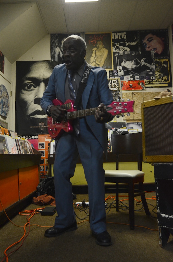 leo bud welch blues treehouse 10