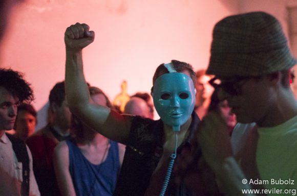 Photos: Wolf Eyes at the White Page 4