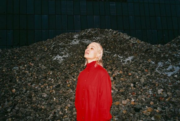 Cate Le Bon: "Daylight Matters" / Local Show This Summer 3