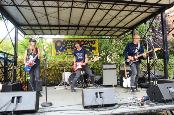 Photos: Green/Blue | Aby Wolf at Ramen Kazama 5